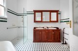 https://images.listonce.com.au/custom/160x/listings/327-richardson-street-middle-park-vic-3206/336/01951336_img_11.jpg?kENZn-nvy1s
