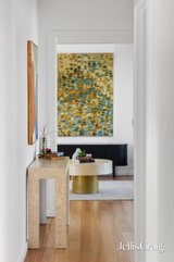 https://images.listonce.com.au/custom/160x/listings/327-seymour-grove-brighton-vic-3186/525/01932525_img_11.jpg?rodedEwcfQ0