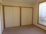 https://images.listonce.com.au/custom/160x/listings/327-winyard-drive-mooroolbark-vic-3138/421/01927421_img_06.jpg?-UON7GNske8