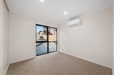 https://images.listonce.com.au/custom/160x/listings/328-highland-crescent-mooroolbark-vic-3138/584/01933584_img_10.jpg?2pEu28N83Jo