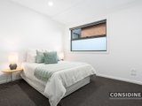 https://images.listonce.com.au/custom/160x/listings/329-collier-court-strathmore-heights-vic-3041/352/00847352_img_06.jpg?k0EwcdJwsBs