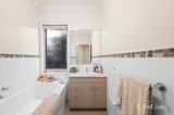 https://images.listonce.com.au/custom/160x/listings/329-slevin-street-lilydale-vic-3140/162/01748162_img_10.jpg?x_Q4b4IYuQY