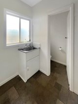 https://images.listonce.com.au/custom/160x/listings/3296-pakington-street-newtown-vic-3220/966/01981966_img_09.jpg?CkUFOsn9dbA
