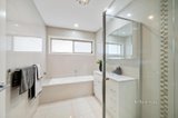 https://images.listonce.com.au/custom/160x/listings/32a-lee-ann-crescent-croydon-vic-3136/014/01430014_img_09.jpg?KWfspHksyGI