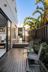 https://images.listonce.com.au/custom/160x/listings/32a-mitchell-street-bentleigh-vic-3204/168/01437168_img_07.jpg?MgCrH2JoZzg