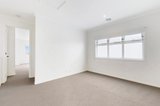 https://images.listonce.com.au/custom/160x/listings/32a-roland-avenue-strathmore-vic-3041/718/01718718_img_13.jpg?nN0fT68ay08
