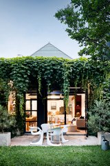 https://images.listonce.com.au/custom/160x/listings/33-barry-street-northcote-vic-3070/589/00985589_img_04.jpg?oVfeI_xCnew