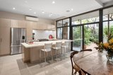 https://images.listonce.com.au/custom/160x/listings/33-beaconsfield-parade-albert-park-vic-3206/992/01731992_img_09.jpg?sBSLfKfGkOc
