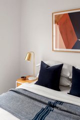 https://images.listonce.com.au/custom/160x/listings/33-bedford-street-north-melbourne-vic-3051/230/01701230_img_10.jpg?lMicVANJYhA