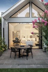 https://images.listonce.com.au/custom/160x/listings/33-bowen-street-prahran-vic-3181/140/01631140_img_15.jpg?ElZTyYPJDI0