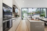 https://images.listonce.com.au/custom/160x/listings/33-bowen-street-richmond-vic-3121/210/01008210_img_05.jpg?8WNqyZhBoqg