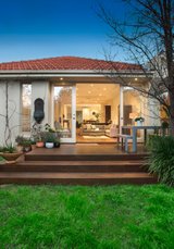 https://images.listonce.com.au/custom/160x/listings/33-clarke-street-prahran-vic-3181/894/00129894_img_04.jpg?OJQpZHG8V_0