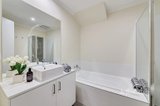https://images.listonce.com.au/custom/160x/listings/33-diamond-boulevard-greensborough-vic-3088/020/01983020_img_08.jpg?qU6sakMPQyo