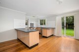 https://images.listonce.com.au/custom/160x/listings/33-durham-crescent-hoppers-crossing-vic-3029/547/01281547_img_06.jpg?Smr_uK61E4Q