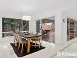 https://images.listonce.com.au/custom/160x/listings/33-freshfield-avenue-mooroolbark-vic-3138/513/01526513_img_04.jpg?HBJbhh17y4c