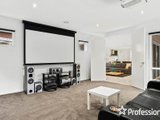 https://images.listonce.com.au/custom/160x/listings/33-freshfield-avenue-mooroolbark-vic-3138/513/01526513_img_08.jpg?chrFnyWQkXc