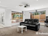 https://images.listonce.com.au/custom/160x/listings/33-freshfield-avenue-mooroolbark-vic-3138/513/01526513_img_09.jpg?y4EVie9Y4dE