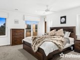 https://images.listonce.com.au/custom/160x/listings/33-freshfield-avenue-mooroolbark-vic-3138/513/01526513_img_10.jpg?nR567Aeo-Y0