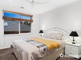 https://images.listonce.com.au/custom/160x/listings/33-freshfield-avenue-mooroolbark-vic-3138/513/01526513_img_12.jpg?T-0aP98ejwU