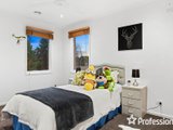 https://images.listonce.com.au/custom/160x/listings/33-freshfield-avenue-mooroolbark-vic-3138/513/01526513_img_14.jpg?evHPi8E29xs