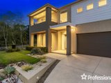 https://images.listonce.com.au/custom/160x/listings/33-freshfield-avenue-mooroolbark-vic-3138/513/01526513_img_18.jpg?0Pk5pclLvQs