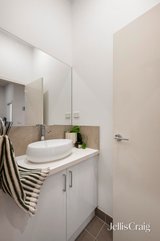 https://images.listonce.com.au/custom/160x/listings/33-garden-street-ringwood-vic-3134/079/01886079_img_15.jpg?9u4anymff34