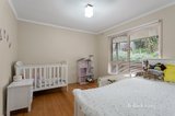 https://images.listonce.com.au/custom/160x/listings/33-glenister-drive-eltham-vic-3095/073/01573073_img_09.jpg?InJwLbuV0wU