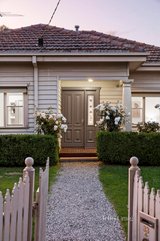 https://images.listonce.com.au/custom/160x/listings/33-hakatere-street-northcote-vic-3070/094/01306094_img_11.jpg?HBhgJQZ4LXY