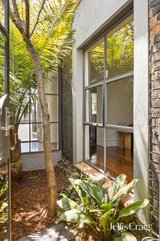 https://images.listonce.com.au/custom/160x/listings/33-hodgkinson-street-clifton-hill-vic-3068/282/01853282_img_18.jpg?OaCA0PoGi-w