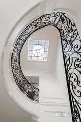 https://images.listonce.com.au/custom/160x/listings/33-hopetoun-avenue-canterbury-vic-3126/787/01817787_img_04.jpg?AawRO2kEEnU
