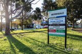 https://images.listonce.com.au/custom/160x/listings/33-macey-street-croydon-south-vic-3136/063/01943063_img_11.jpg?Rnrw_nLKOE4