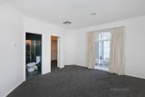 https://images.listonce.com.au/custom/160x/listings/33-maddox-road-newport-vic-3015/382/01680382_img_08.jpg?VOUF-SRY34I