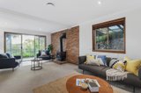 https://images.listonce.com.au/custom/160x/listings/33-maroong-drive-research-vic-3095/044/00928044_img_04.jpg?G23PvFHYviI