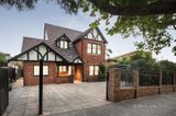 https://images.listonce.com.au/custom/160x/listings/33-molesworth-street-kew-vic-3101/668/01642668_img_01.jpg?zYcGoZsudJM