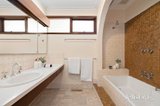 https://images.listonce.com.au/custom/160x/listings/33-nurlendi-road-vermont-vic-3133/998/01979998_img_10.jpg?z2jtLqKJ468