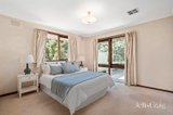 https://images.listonce.com.au/custom/160x/listings/33-nurlendi-road-vermont-vic-3133/998/01979998_img_11.jpg?TeTs-V0LxcY