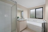 https://images.listonce.com.au/custom/160x/listings/33-painted-hills-road-doreen-vic-3754/145/01552145_img_08.jpg?QaMd6FtnVks