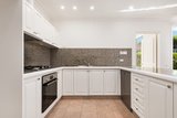 https://images.listonce.com.au/custom/160x/listings/33-park-street-brighton-vic-3186/771/01985771_img_01.jpg?QVuDsAL6_lU