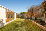 https://images.listonce.com.au/custom/160x/listings/33-park-street-brighton-vic-3186/771/01985771_img_04.jpg?fJ24FeuZv3I