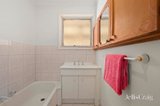 https://images.listonce.com.au/custom/160x/listings/33-sheldon-avenue-mooroolbark-vic-3138/686/01895686_img_09.jpg?uVyPjiUsToY