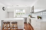 https://images.listonce.com.au/custom/160x/listings/33-stornoway-road-camberwell-vic-3124/822/01300822_img_06.jpg?CVJ-Yp03_W8