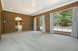 https://images.listonce.com.au/custom/160x/listings/33-strathclyde-crescent-woodend-vic-3442/232/00756232_img_08.jpg?lp8LNBc7AFc