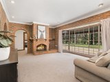 https://images.listonce.com.au/custom/160x/listings/33-strathclyde-crescent-woodend-vic-3442/713/00981713_img_03.jpg?KxR_YrwiYok