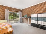 https://images.listonce.com.au/custom/160x/listings/33-strathclyde-crescent-woodend-vic-3442/713/00981713_img_09.jpg?SjyzCih6v_c