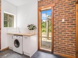 https://images.listonce.com.au/custom/160x/listings/33-strathclyde-crescent-woodend-vic-3442/713/00981713_img_14.jpg?puKexoL1WS0