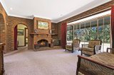 https://images.listonce.com.au/custom/160x/listings/33-strathclyde-crescent-woodend-vic-3442/947/00457947_img_05.jpg?feaOXMnmC8w