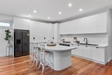 https://images.listonce.com.au/custom/160x/listings/33-tennyson-street-kew-vic-3101/110/01627110_img_06.jpg?NHP3qUTU30c