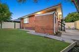 https://images.listonce.com.au/custom/160x/listings/33-wilma-avenue-mulgrave-vic-3170/182/01661182_img_13.jpg?RTpAyFYpn68