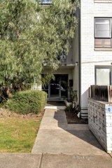 https://images.listonce.com.au/custom/160x/listings/330-richardson-street-essendon-vic-3040/974/01572974_img_08.jpg?SVIww5dVCcs