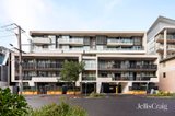 https://images.listonce.com.au/custom/160x/listings/33070-nott-street-port-melbourne-vic-3207/424/01912424_img_03.jpg?mc6vv1mWqD4